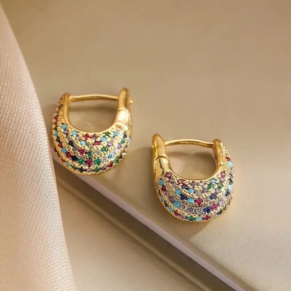 18K gold U-shaped earrings set with cubic zirconia